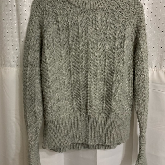 H&M gray cable knit crew neck sweater - Picture 1 of 7